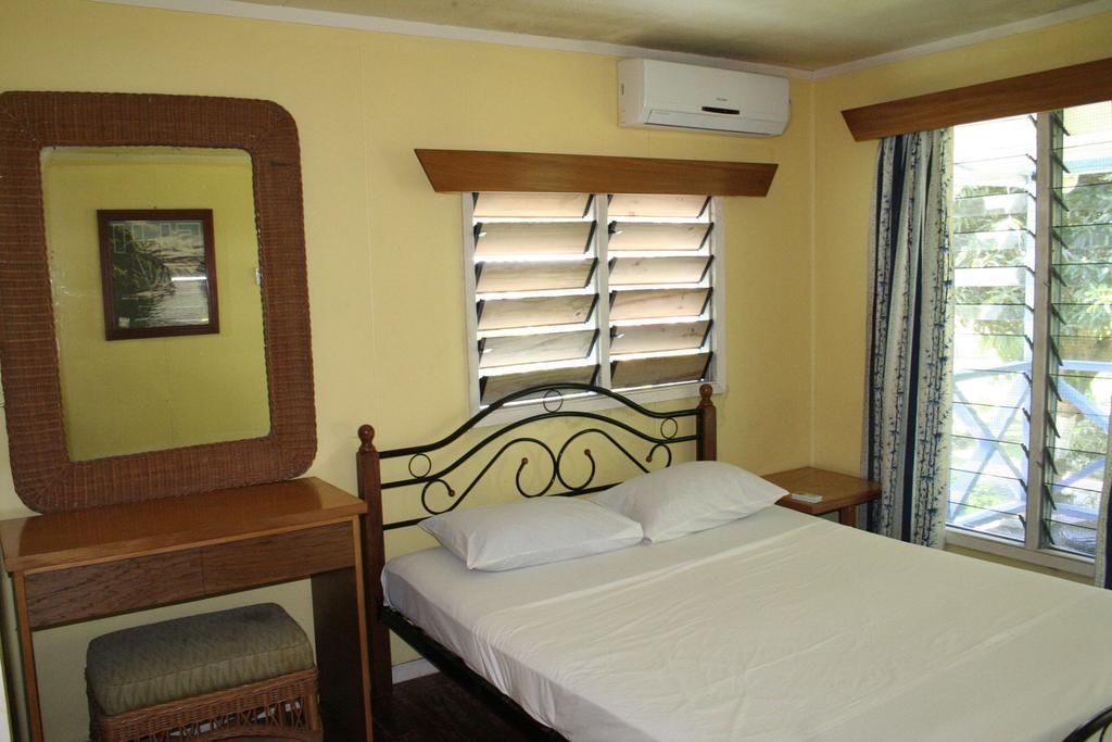Ratu Kini Backpackers And Dive Resort Mana Island Cameră foto
