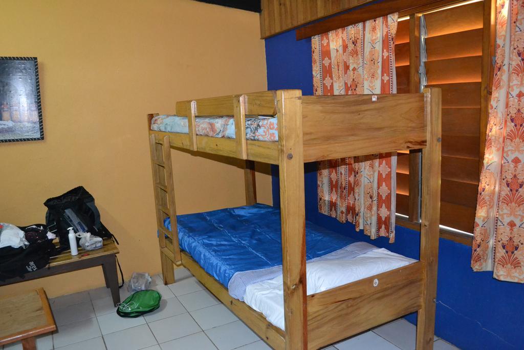 Ratu Kini Backpackers And Dive Resort Mana Island Cameră foto