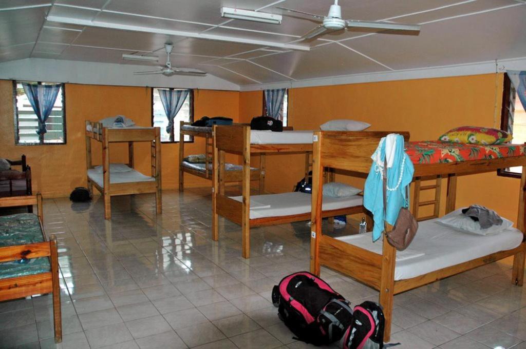 Ratu Kini Backpackers And Dive Resort Mana Island Cameră foto